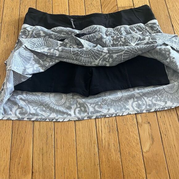 Lululemon Women's Floral Pleated Skort Size 10 Tall Multicolor - Picture 6 of 6